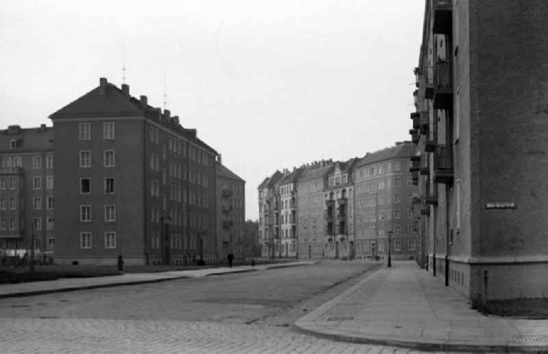 New buildings on the corner of Mueller-Berset-Strasse and Laubestrasse in the Striesen district in Dresden in the state Saxony on the territory of the former GDR, German Democratic Republic