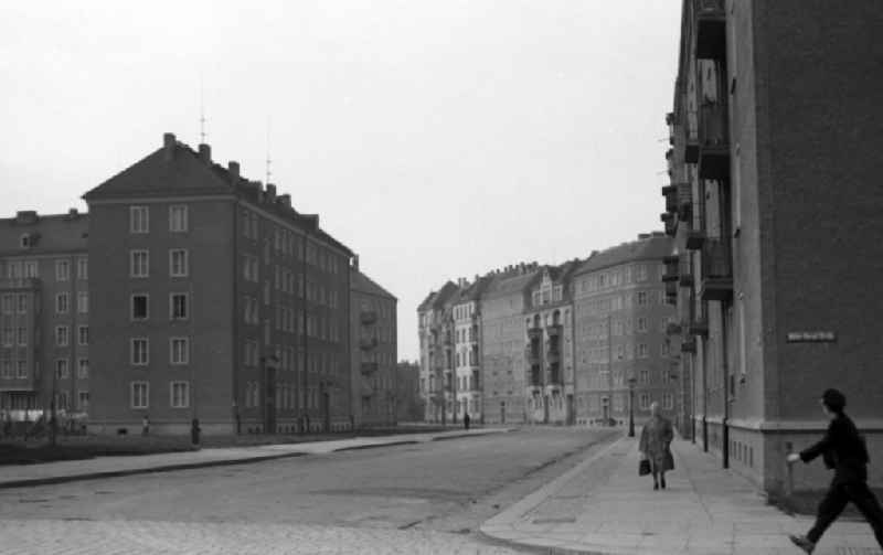 New buildings on the corner of Mueller-Berset-Strasse and Laubestrasse in the Striesen district in Dresden in the state Saxony on the territory of the former GDR, German Democratic Republic