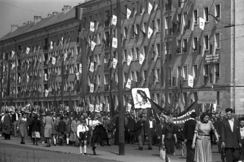 Demonstration and street action zum Kampf- und Feiertag des 1. Mai in the district Altstadt in Dresden in the state Saxony on the territory of the former GDR, German Democratic Republic