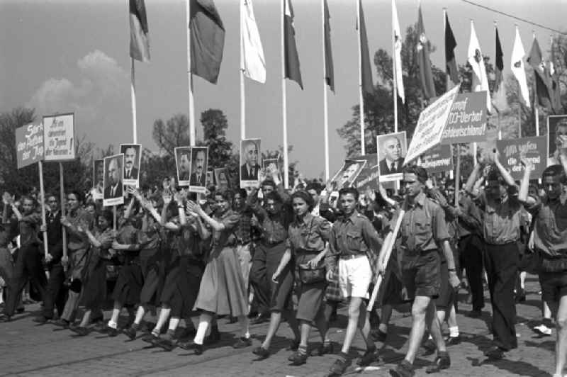 Demonstration and street action zum Kampf- und Feiertag des 1. Mai in the district Altstadt in Dresden in the state Saxony on the territory of the former GDR, German Democratic Republic