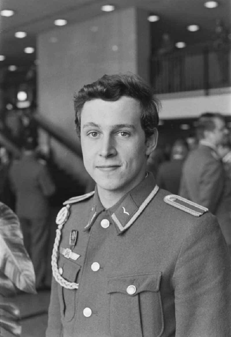 Non-commissioned officer as a member of the NVA National People's Army at the delegate conference in the Kulturpalast in the Altstadt district of Dresden, Saxony in the territory of the former GDR, German Democratic Republic