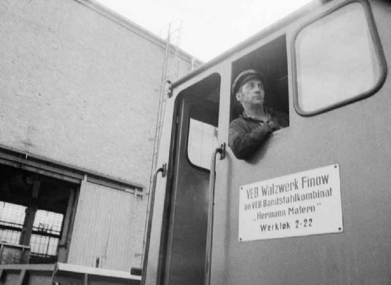 Works locomotive and drivers of VEB mill Finow (WWF) in Eberswalde in Brandenburg on the territory of the former GDR, German Democratic Republic