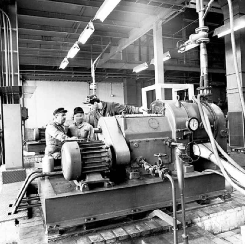 03.04.1967
VEB Eilenburger Celluloid Werk
Acetat-Betrieb

Umschlagnr.: 3