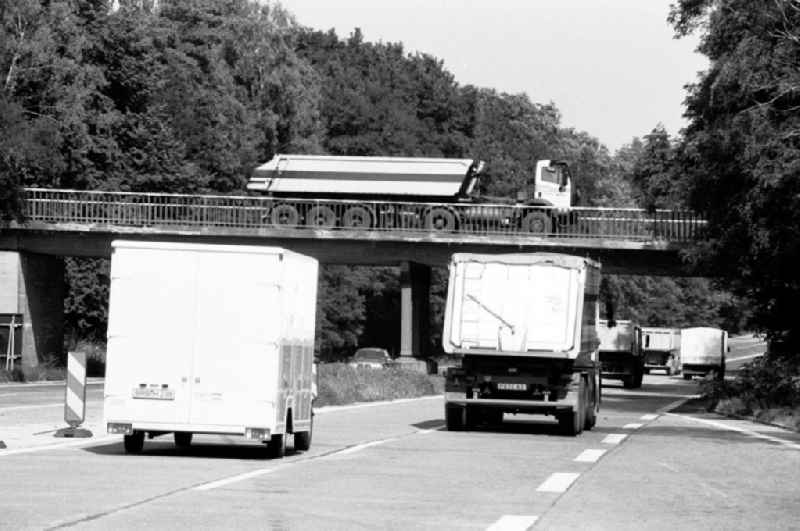 Autobahnbrücke bei Finowfurt

Umschlag:7