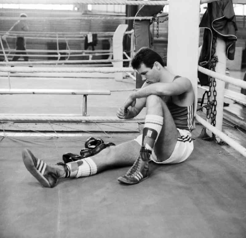 Henry Maske is a retired German boxer in cruiser weight. Here at a daily boxing training at ASK Frankfurt / Oder in Brandenburg