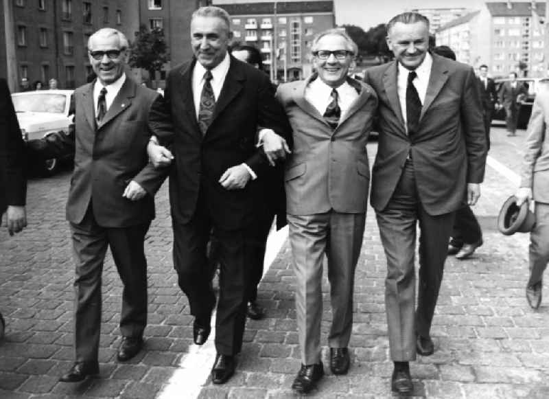 Meetings of the friendship between the youth of the GDR and the Poles VR in Frankfurt (Oder) in the federal state Brandenburg in the area of the former GDR, German democratic republic. Here Willi Stoph, Edward Gierek, Erich Honecker and Piotr Jaroszewicz (v. l. n. r)