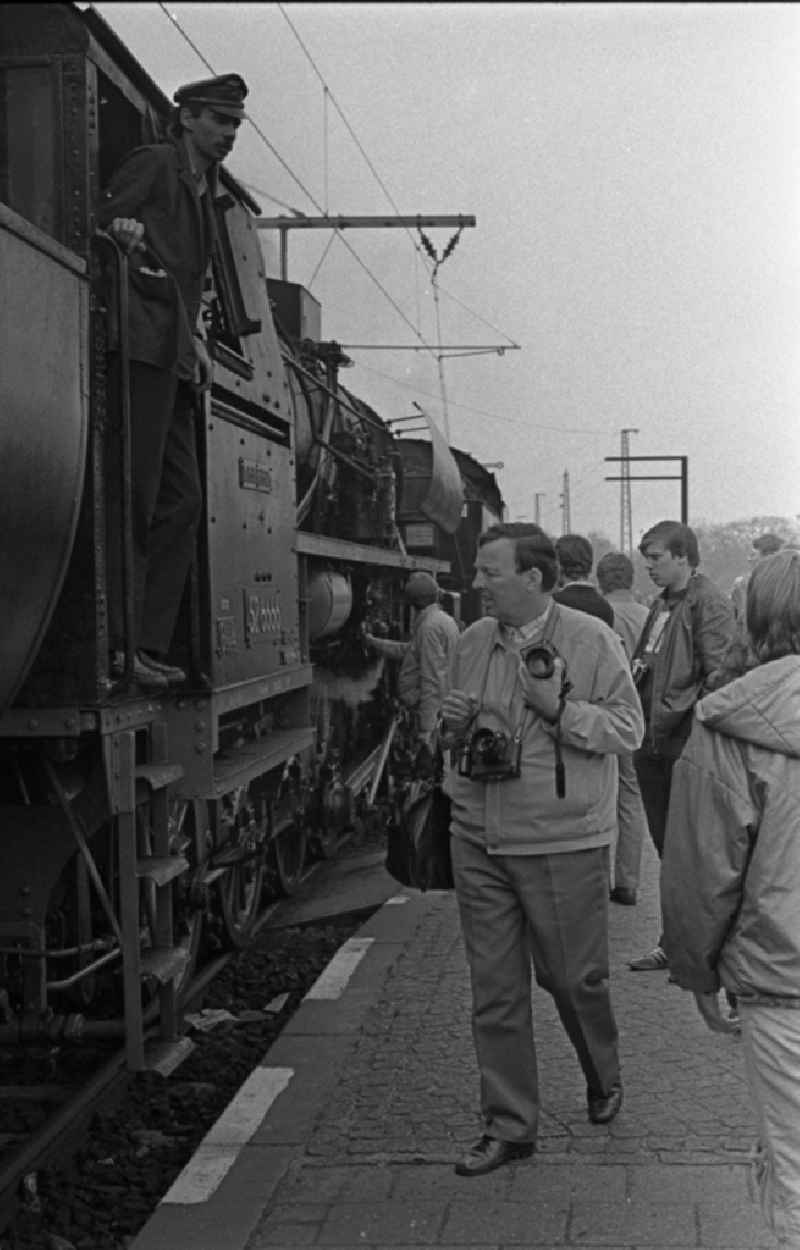 Steam locomotive of the Deutsche Reichsbahn of the class 38 Pufferkuesser in Fuerstenberg / Havel in the federal state Brandenburg on the territory of the former GDR, German Democratic Republic