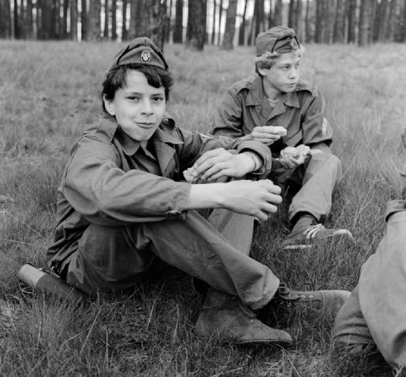 Students of the upper school in the military camp in Gross Koeris in the federal state Brandenburg on the territory of the former GDR, German Democratic Republic. Military education was a compulsory subject in the 9th and 1