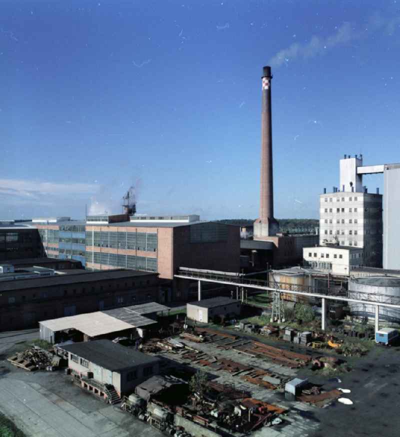 Das Fabrikgeländer der VEB / Volkseigener Betrieb Zuckerrübenfabrik Güstrow, heute im Besitz der Nordzucker AG. Die Fabrik gehörte zu den modernsten und leistungsfähigsten Betrieb in der DDR. Die Inbetriebnahme erfolgte im Oktober 1962.