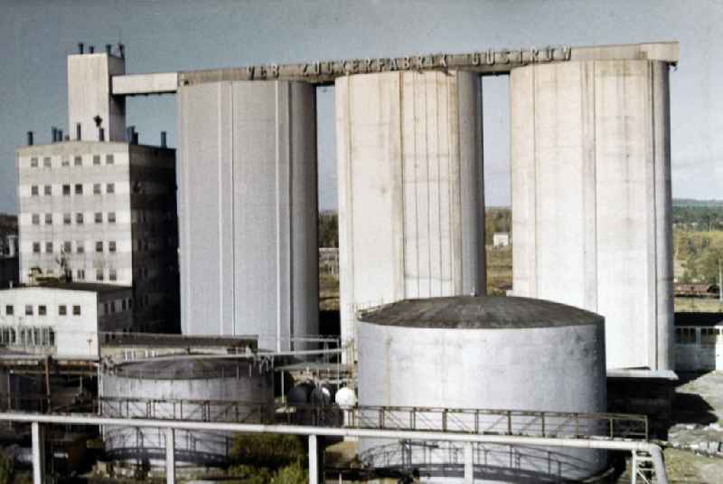 High silos to production and manufacture of sugar, syrup, molasses and fertilizer ' VEB Zuckerfabrik Nordkristall Guestrow ' in Guestrow in the state Mecklenburg-Western Pomerania on the territory of the former GDR, German Democratic Republic