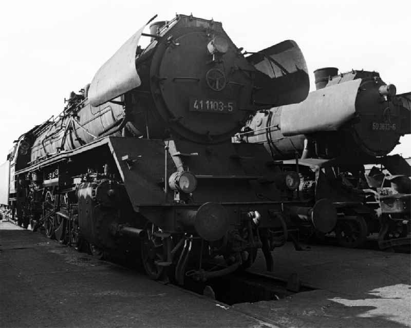 Maintenance and repair work on the operation of steam locomotives of the Deutsche Reichsbahn of the construction series der 41er und 5
