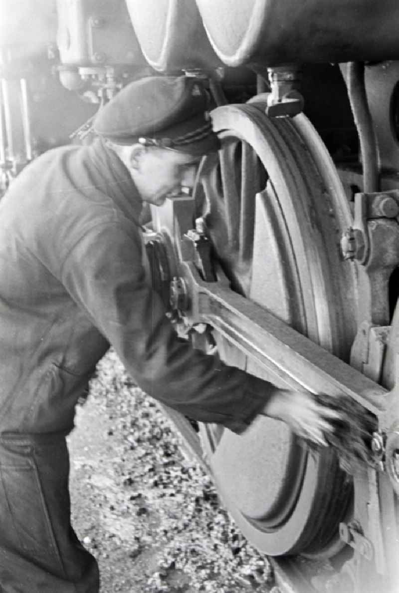 Maintenance and repair work on the operation of steam locomotives of the Deutsche Reichsbahn of the construction series 5