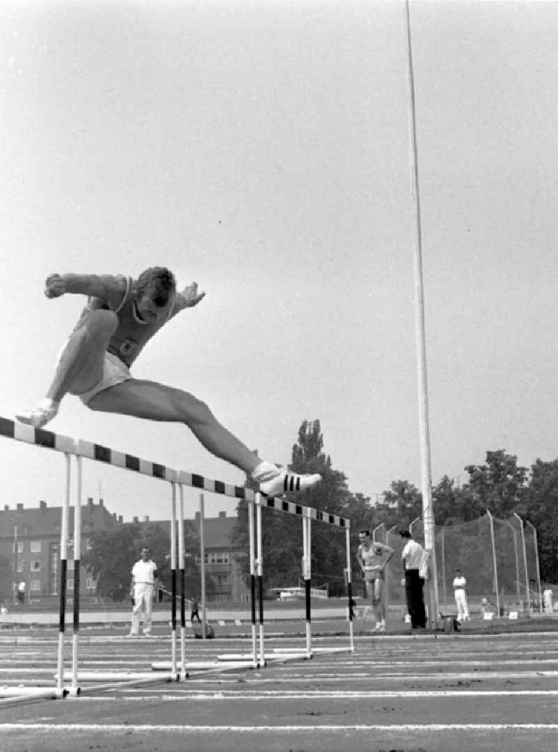 27.-30.07.1967
XX. Leichtathletik Meisterschaft Halle
110 m Hürden (1