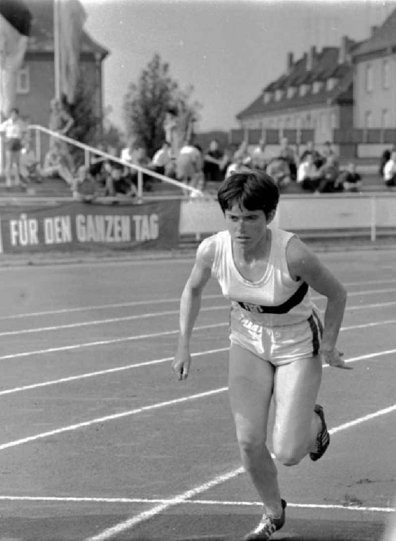 27.-30.07.1967
XX. Leichtathletik Meisterschaft Halle
Waltraud Pöhlitz, 800m (1