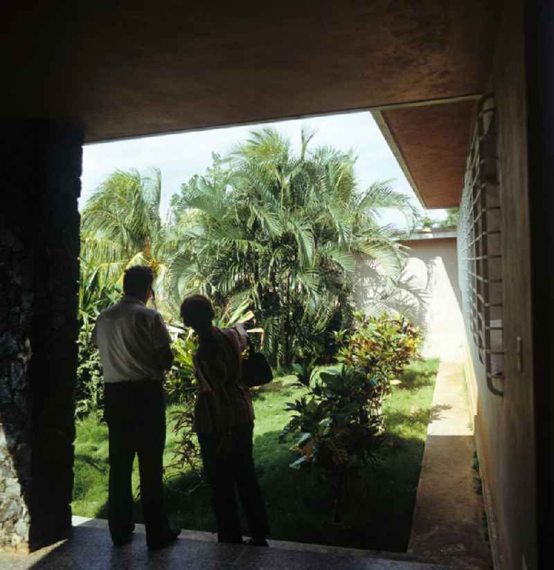 Blick in den Innenhof eines Wohnhauses in Havanna Alamar. Die kubanische Neubausiedlung Alamar war einst als Symbol sozialistischen Lebens geplant worden und ist seit Mitte der 6
