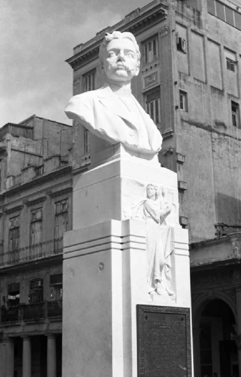 Blick auf das Denkmal von Manuel de la Cruz in Havanna.