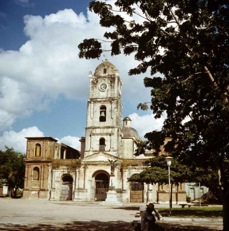 Blick auf die Kathedrale von Holguin in Kuba. Die Catedral des San Isidro de Holguin wurde 172