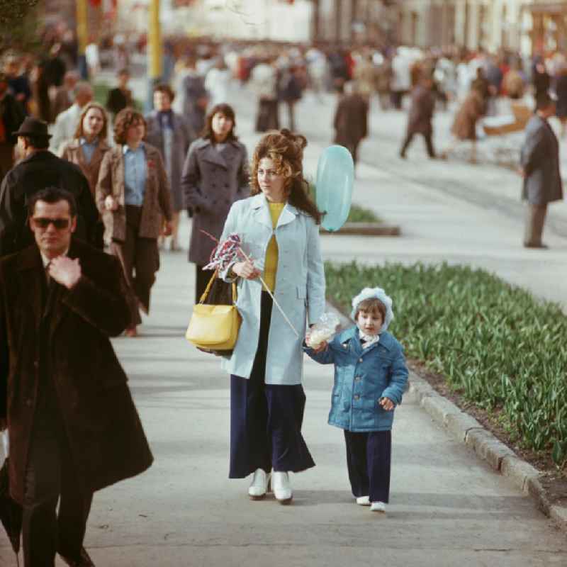 Straßenszene in der slowakischen Stadt Kosice. Die CSSR war für die DDR-Bürger ein sehr beliebtes Urlaubsziel. In den 7