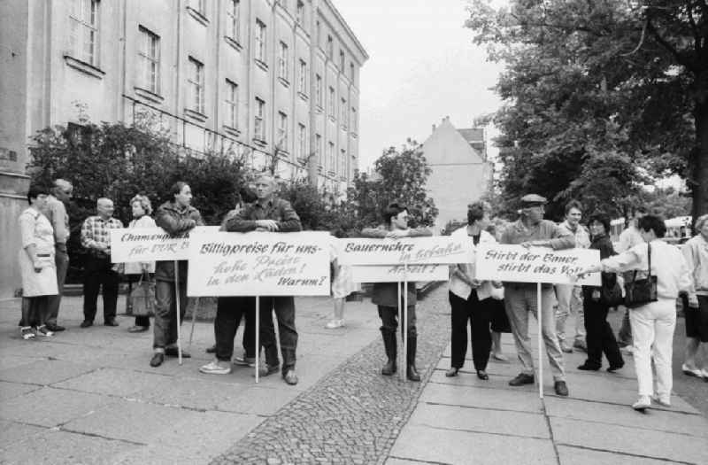 Dairy Farmers demonstrate in Leipzig in the state Saxony on the territory of the former GDR, German Democratic Republic