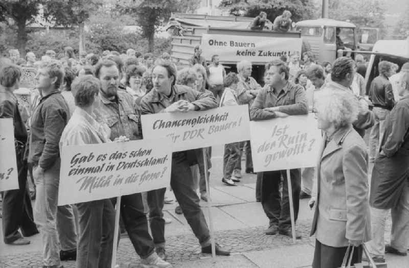 Dairy Farmers demonstrate in Leipzig in the state Saxony on the territory of the former GDR, German Democratic Republic