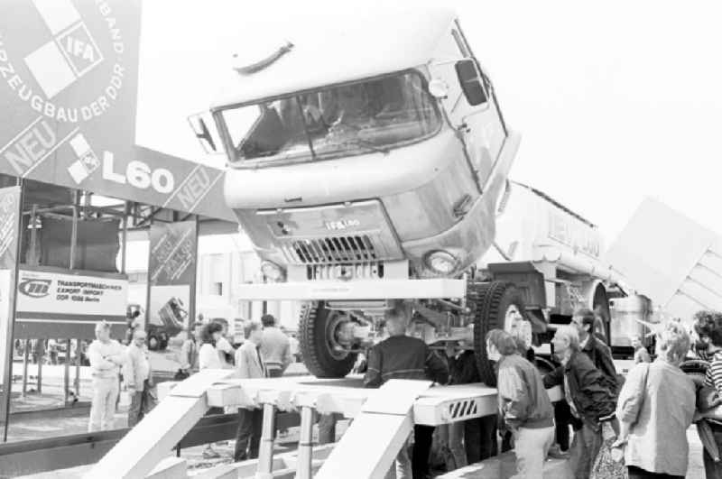 1986 Leipziger Herbstmesse. Vorstellung des neuen LKW-L6