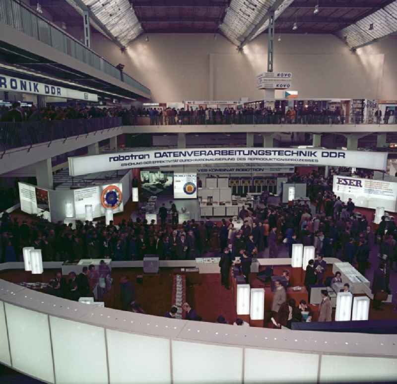 Data processing technics from the Robotron combine at the trade fair Leipzig