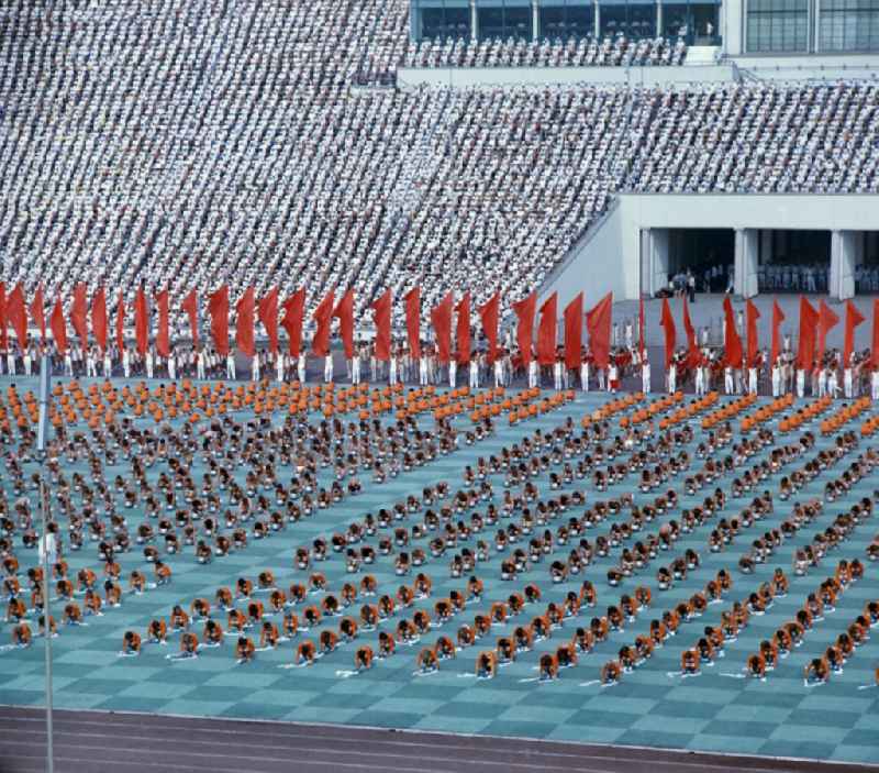 Athletes at the opening ceremony in Leipzig's Central Stadium during the V. Gymnastics and Sports Festival of the GDR in Leipzig in the state Saxony on the territory of the former GDR, German Democratic Republic