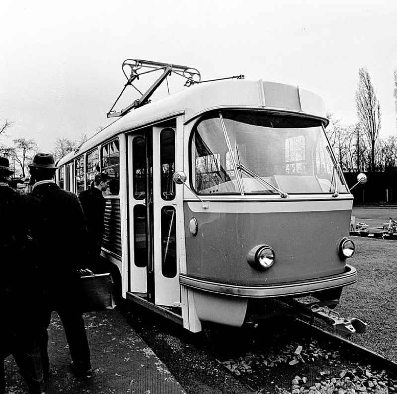 März 1967
Technische Messe in Leipzig (Sachsen)
Straßenbahn der CSSR

Umschlagnr.: 12