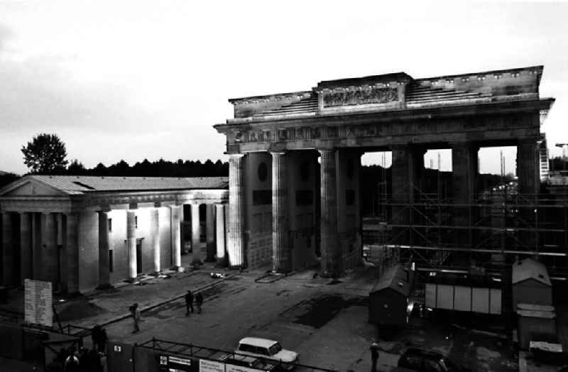 Aufnahmen vom Brandenburger Tor / Berlin -Mitte
ohne Quadriga
24.09.9