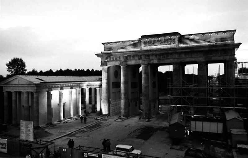 Aufnahmen vom Brandenburger Tor / Berlin -Mitte
ohne Quadriga
24.09.9