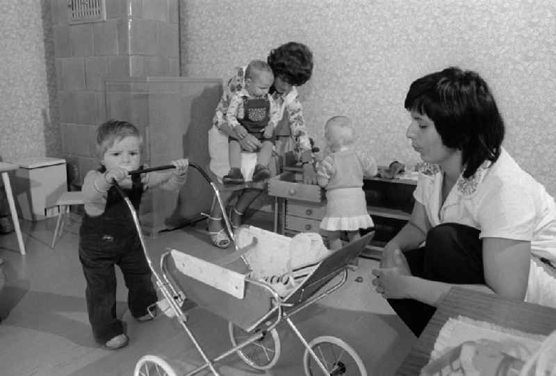 Toddlers in a day nursery / children cooked in Mittenwalde in the federal state Brandenburg in the area of the former GDR, German democratic republic
