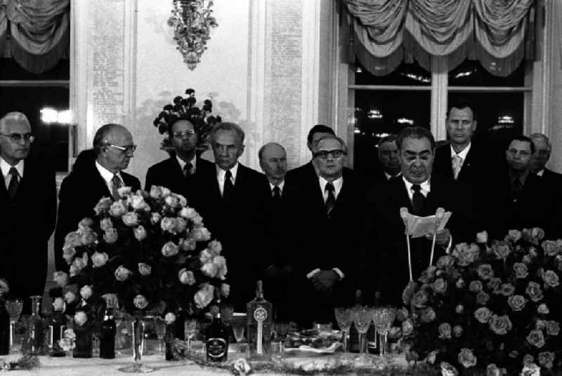 Empfang der Delegation aus DDR in Moskau. Ende der Verhandlungen. (