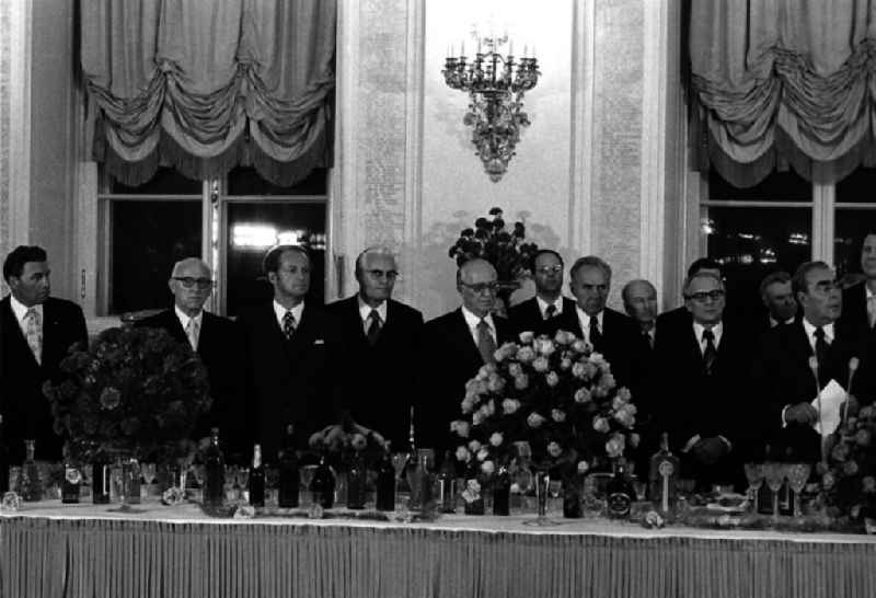 Empfang der Delegation aus DDR in Moskau. Ende der Verhandlungen. (