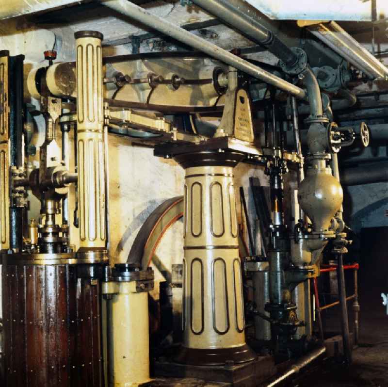Machine factory equipment Balancing steam engine pump of sugar factory in Oldisleben in the state Thuringia on the territory of the former GDR, German Democratic Republic