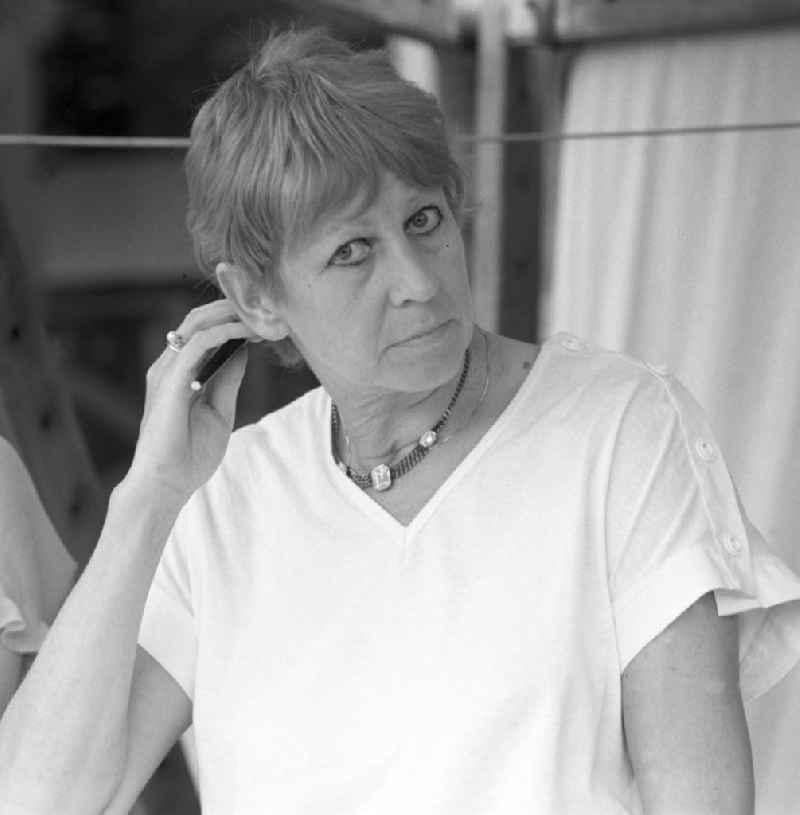 Die Schriftstellerin Gisela Karau auf dem Schriftstellerbasar in Potsdam.