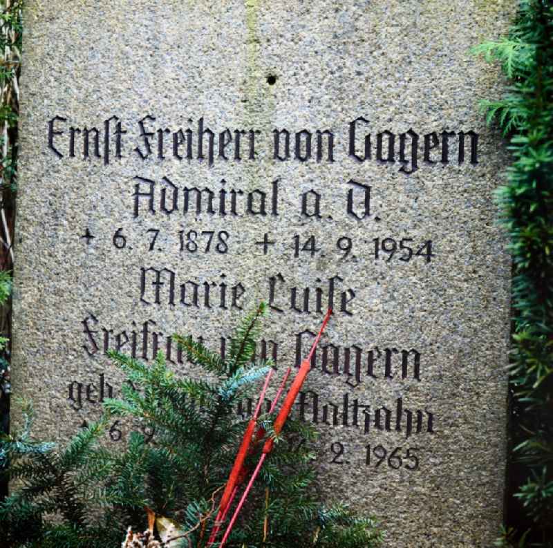 Inscription of a military-historical tombstone Admiral Ernst Freiherr von Gagern and Freifrau Marie Luise in the cemetery in the district Bornstedt in Potsdam in the state Brandenburg on the territory of the former GDR, German Democratic Republic