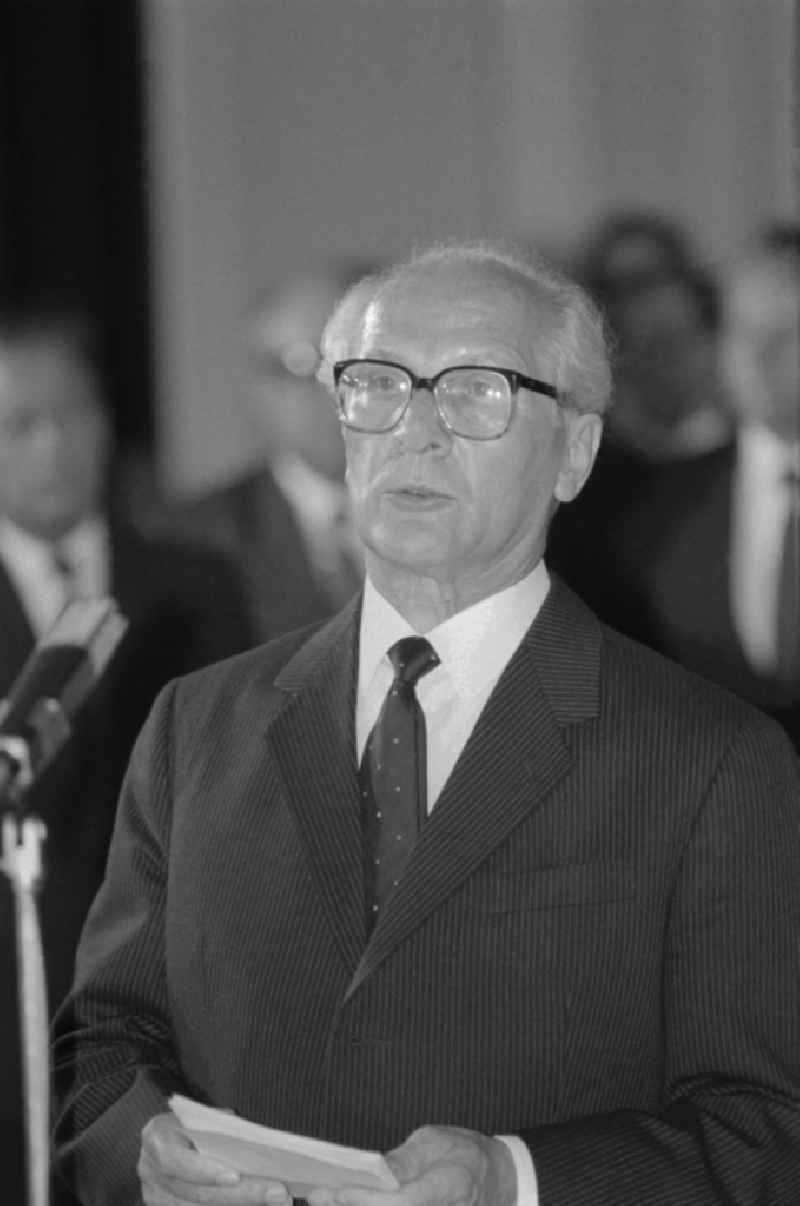 Erich Honecker (1912 - 1994), general secretary of the Central Committee of the SED Central Committee Socialist Unity Party and Chairman of the State Council official visit during a state visit in Prague in Czechoslovakia / Czech Republic