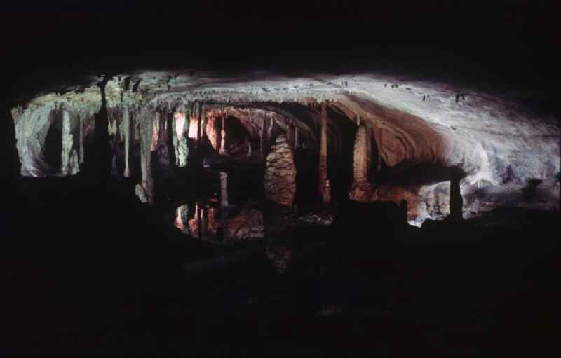 Blick in die untere Schwemmhöhle der Hermannshöhle in Rübeland.