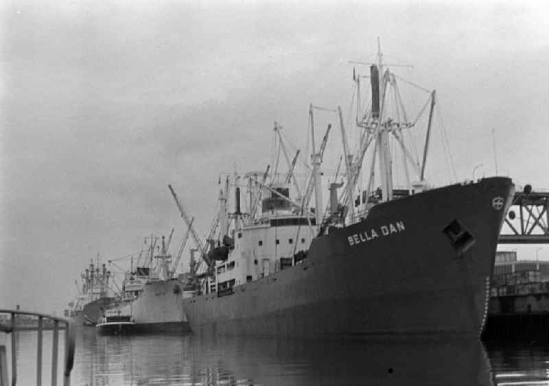 Loading, supply and unloading of the Danish ship 'Bella Dan' at the quays in the harbor area in Rostock, Mecklenburg-Western Pomerania on the territory of the former GDR, German Democratic Republic