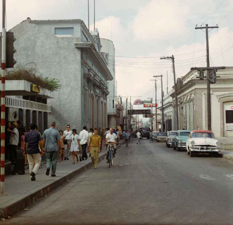 Straßenszene in Santa Clara in Kuba. Street scene in Santa Clara - Cuba.
