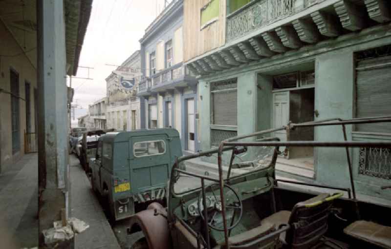 Straßenszene in der Altstadt von Santiago de Cuba.