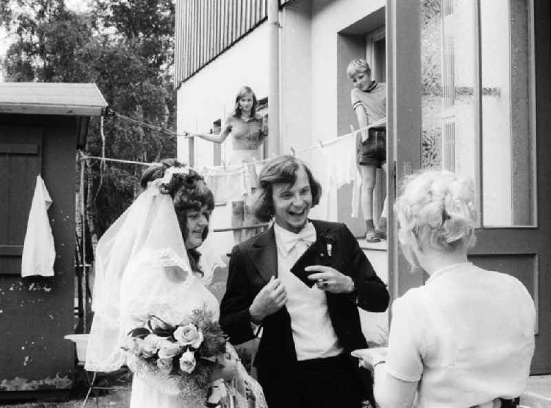 Traditional wedding in Scheibenberg in the federal state of Saxony on the territory of the former GDR, German Democratic Republic