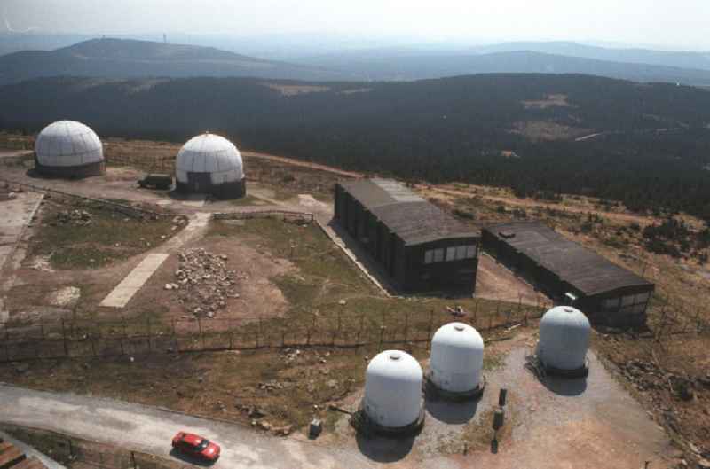 Radarkuppeln / Radome auf dem Brocken. Teile der zwischen 1983-1986 errichteten Abhöranlage / Abhörzentrale des Ministerium für Staatssicherheit und der Roten Armee. Projekt Urian / Jenissej.