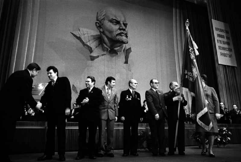 Der Konferenzraum im Lenin Memorial Haus in Uljanowsk. Das Bauwerk aus weißem Marmor wurde 1970 zu Lenins 10