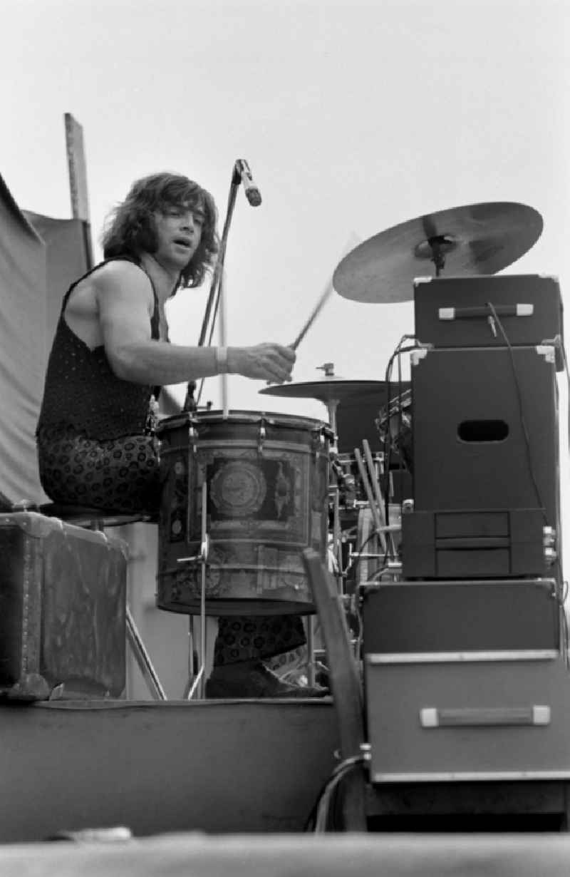 Gunther Wosylus, drummer of the Puhdys in Wanzleben-Boerde, Saxony-Anhalt in the territory of the former GDR, German Democratic Republic
