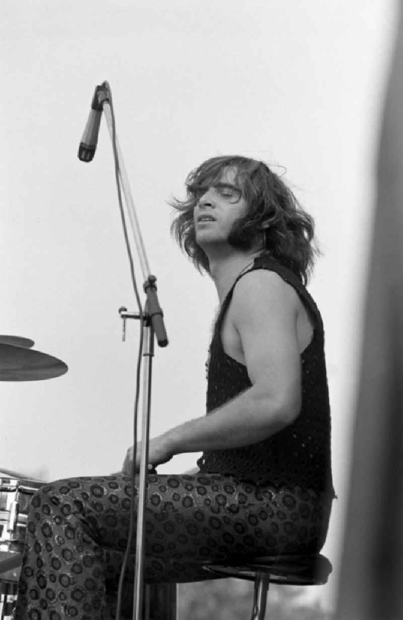 Gunther Wosylus, drummer of the Puhdys in Wanzleben-Boerde, Saxony-Anhalt in the territory of the former GDR, German Democratic Republic