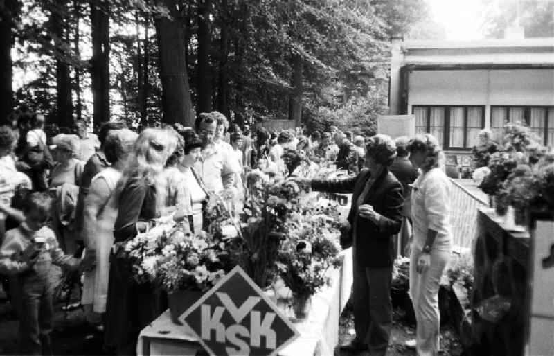 Visitors and participants of the 25. Animal Park Festival in the Animal Park and Zoo on street Am Tierpark in Wolgast, Mecklenburg-Western Pomerania on the territory of the former GDR, German Democratic Republic